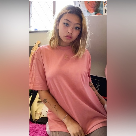 ADIDAS ORIGINALS
New Neutrals Logo Boyfriend T-shirt In Pink
Size Medium - Picture 2 of 7